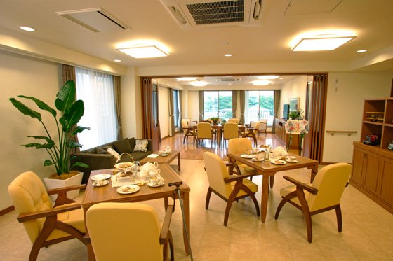 グッドタイム リビング 泉北泉ヶ丘 (大和証券グループ)