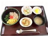 三色丼