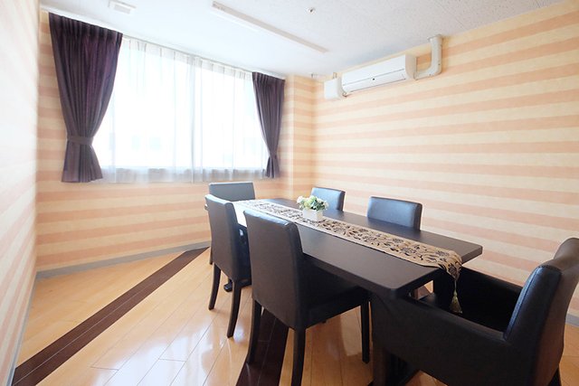 【わじろの郷】 【応接室】わじろの郷の応接室です。