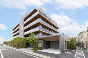 アズハイム足立六町