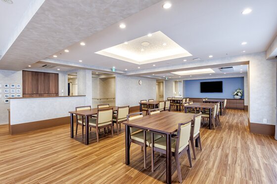 アズハイム足立六町