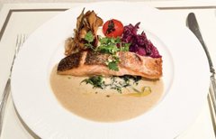 【おいしんぼ倶楽部】帝国ホテルランチとミュージカルを楽しむ一日