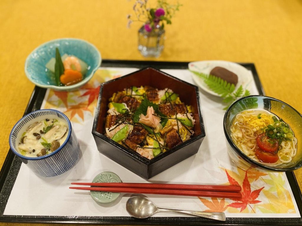 エリア総料理長によるスペシャルメニュー!】うなぎちらし｜ロング