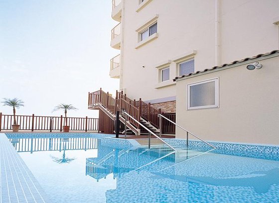 ロングライフ・クイーンズ塩屋