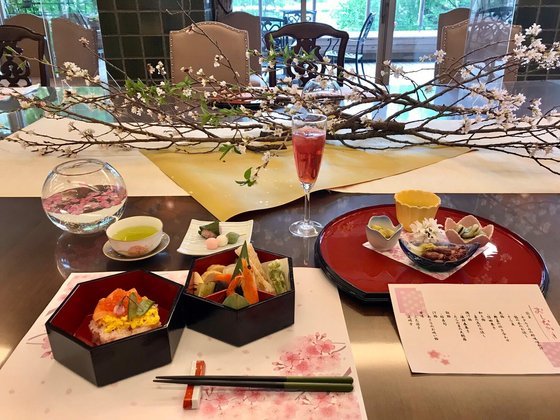 ロングライフ・クイーンズ塩屋