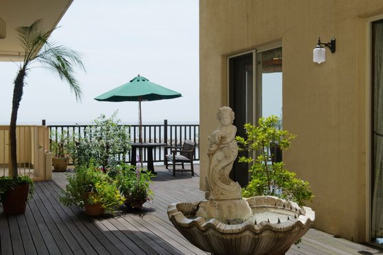 ロングライフ・クイーンズ塩屋