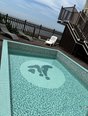 🌊 青い海を一望する絶景プール!プール開きの季節が到来 ✨