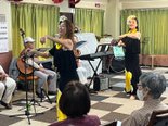 ギターとフラダンスの演奏会
