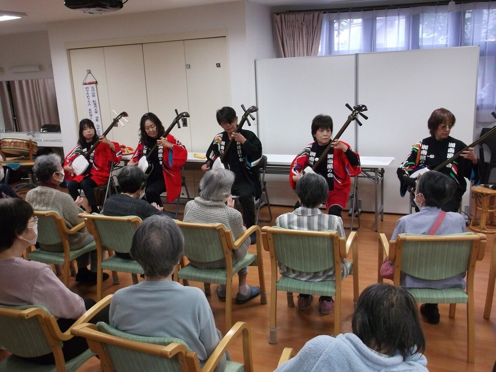 三味線　演奏会用 11月 津軽三味線演奏会｜ココファンレジデンス湘南台(神奈川県藤沢市