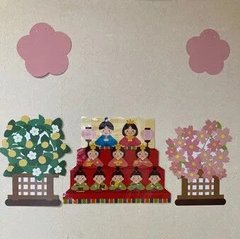 ひな人形を飾りました♪