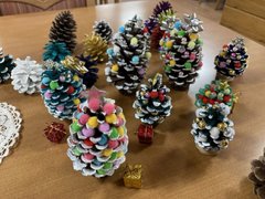 京都御所の松ぼっくりで Xmasツリー🎄