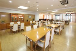 広い食堂で楽しくお食事