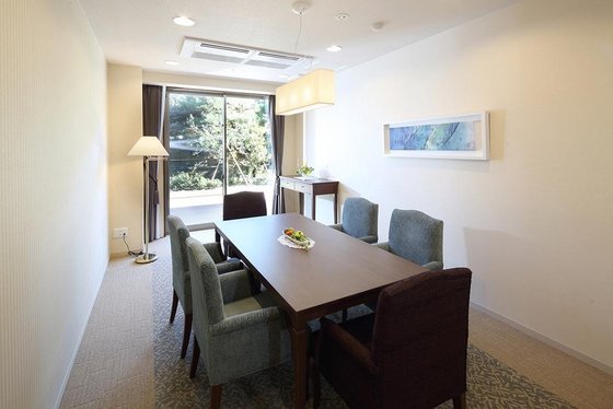 グランダ岡本里安邸