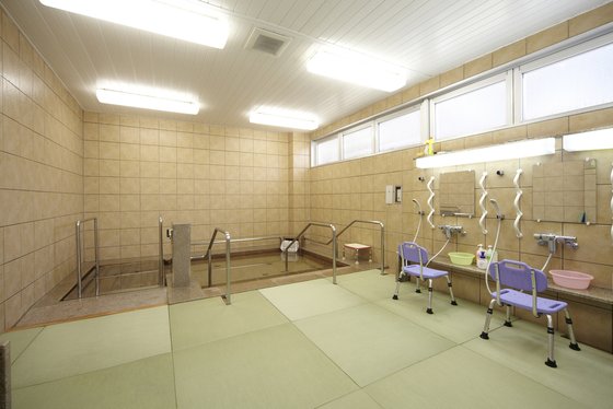 スーパー・コート大東