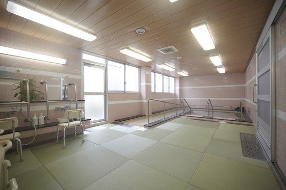 スーパー・コート 川西