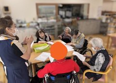 スタッフによる「お楽しみ英語レク」を開催しました♪