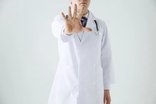 意外な関係?パーキンソン病と「タバコ」の最新研究について