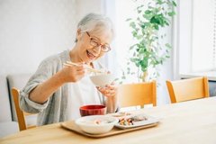 毎日の食事で脳を元気に!パーキンソン病と食生活の知恵