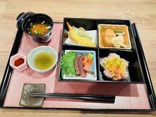 彩りと香りにこだわった旬の味