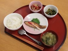 栄養士が栄養バランスを考え、バラエティ豊かで健康的な食事です