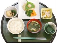 味と見た目にこだわり、旬の味覚満載のお料理をご提供しています