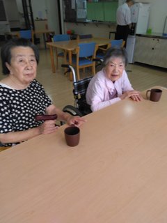 まだまだ暑い日が続きますね。