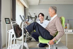 【8/7】理学療法士によるフィットネス個別指導とご入居者様の実例