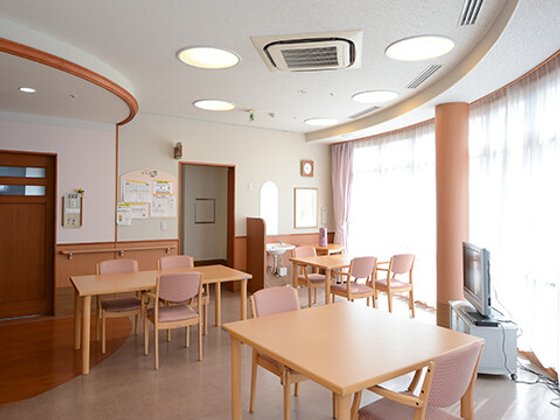 プレザンメゾンあじま