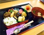 春の花見弁当♪ プレザンメゾン大正泉尾