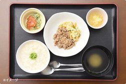 お身体状態に合わせて治療食のご提供