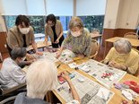 手先の運動も兼ねて一石二鳥! 和小物を手作り『つまみ細工でお花づくり』