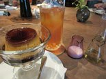 おしゃれなカフェで笑顔あふれるティータイム♪
