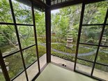 勝巖院の庭守