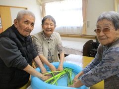 『こどもの日!!菖蒲湯で楽しもう!!』の様子をご紹介