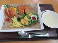 ハンバーガープレート(イベント食の一例)