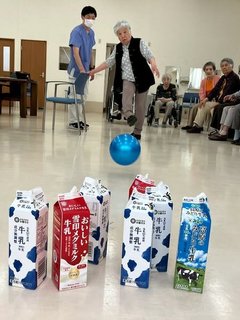牛乳パックボウリング