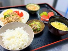 手作りで季節感のあるボリューム満点の食事。