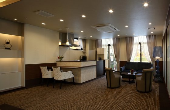 チャームスイート宝塚中山