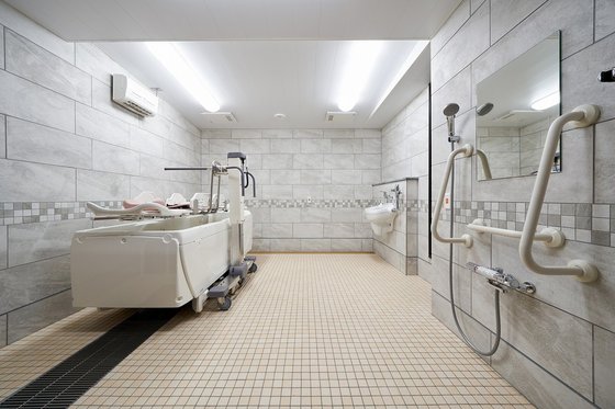 チャームスイート向日町