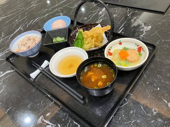 チャームスイート仁川弐番館