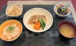 昼食例