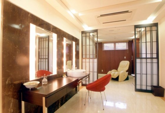 シニア町内会癒しのまくはり館