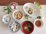 桜も見納め、今宵は ❝ 卯月のおまかせ御膳 ❞