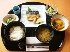 レストランではお席は自由、また好きな時間にお越しください♪