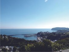 ホームへ向かう道中 漁港の景色