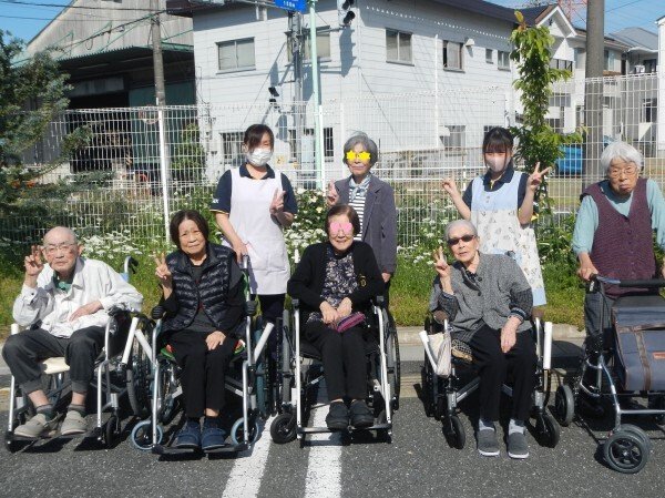 五月晴れの中|みんなの家・北本中丸(埼玉県北本市)|LIFULL介護(旧