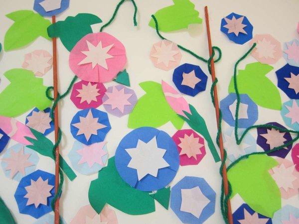 朝顔の折り紙 飾り付けレクリエーション みんなの家 三橋6丁目 さいたま市西区 Lifull介護 旧home S介護