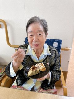 ALSOKグループホーム大宮三橋～職員手作りおやつ♡バナナケーキ～