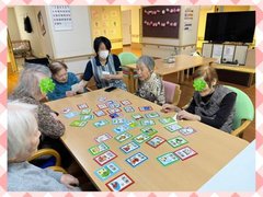 引き続きカードゲーム!