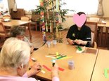 みんなで七夕飾りを作りました